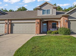 206 Spring Ridge Dr, Bloomington, IL 61704