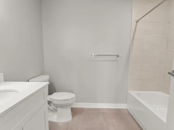 475 Communipaw Avenue image 16 of 33