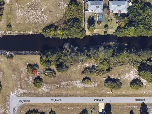 100 Antis Dr, Rotonda West, FL 33947