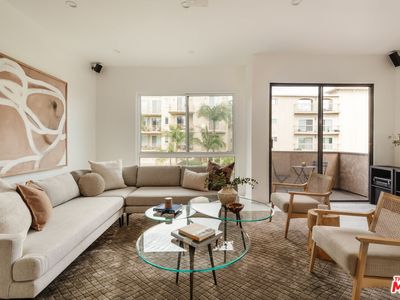 2307 Fox Hills Dr APT 201, Los Angeles, CA, 90064