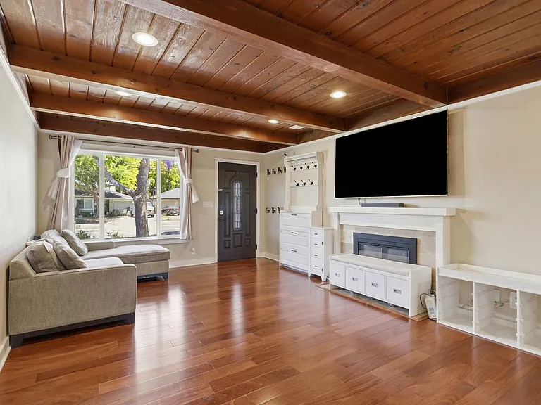 599 Borregas Ave — Photo 43