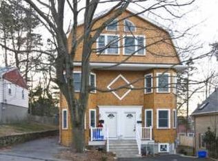 33 Sylvia St UNIT RIGHT, Lexington, MA 02421
