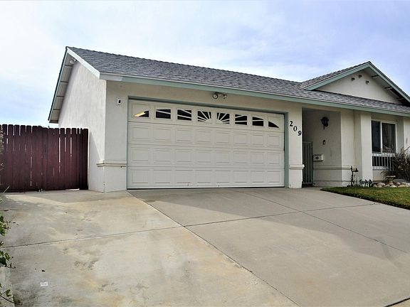 3rd image of 209 El Monte Ave