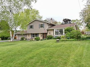 1441 Hillside Dr, Waukesha, WI 53186