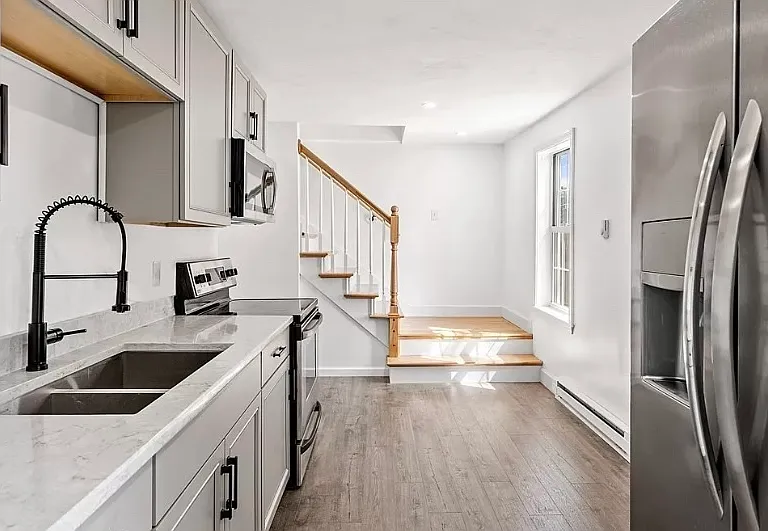Dunbar Pl — Photo 1