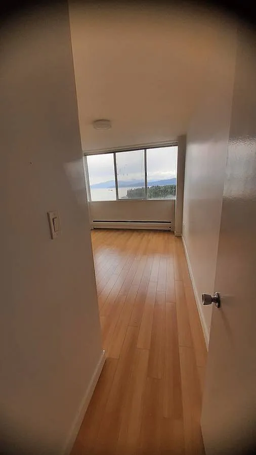 Silhouette Apartments — Photo 1
