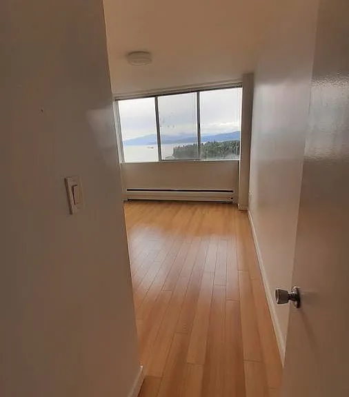 2050 Nelson St — Photo 1