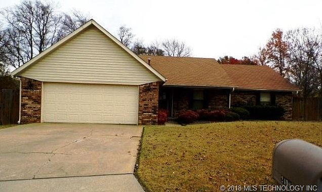 1st image of 2406 S Maywood Dr