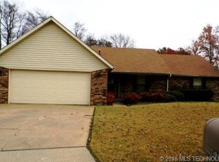 2406 S Maywood Dr, Claremore, OK 74017
