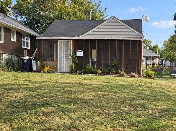 3118 Spruce Ave, Kansas City, MO 64128