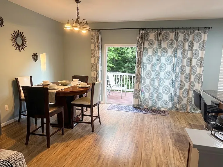 404 Jacobsen Dr — Photo 4