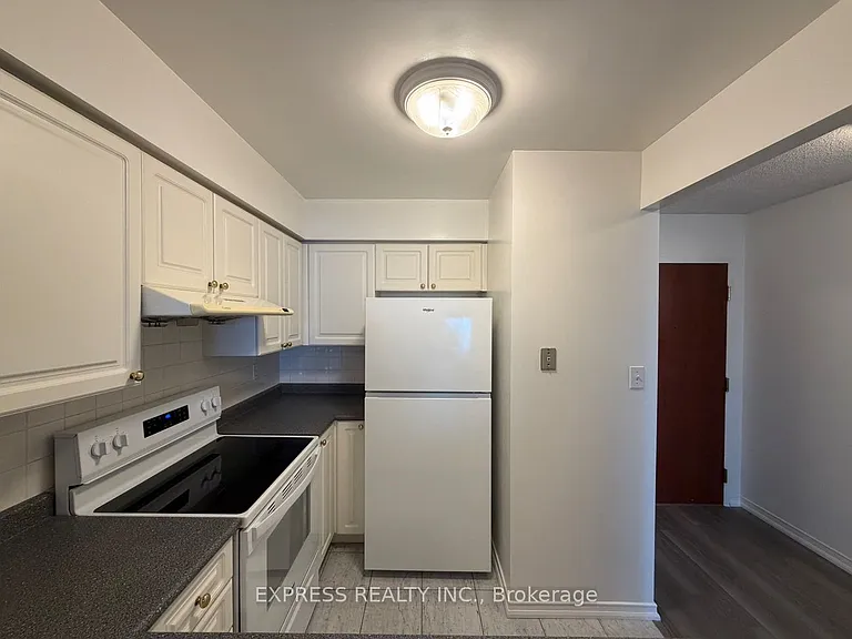18 Hillcrest Ave #501 — Photo 3