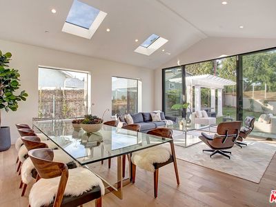 6061 W 75th Pl, Los Angeles, CA, 90045