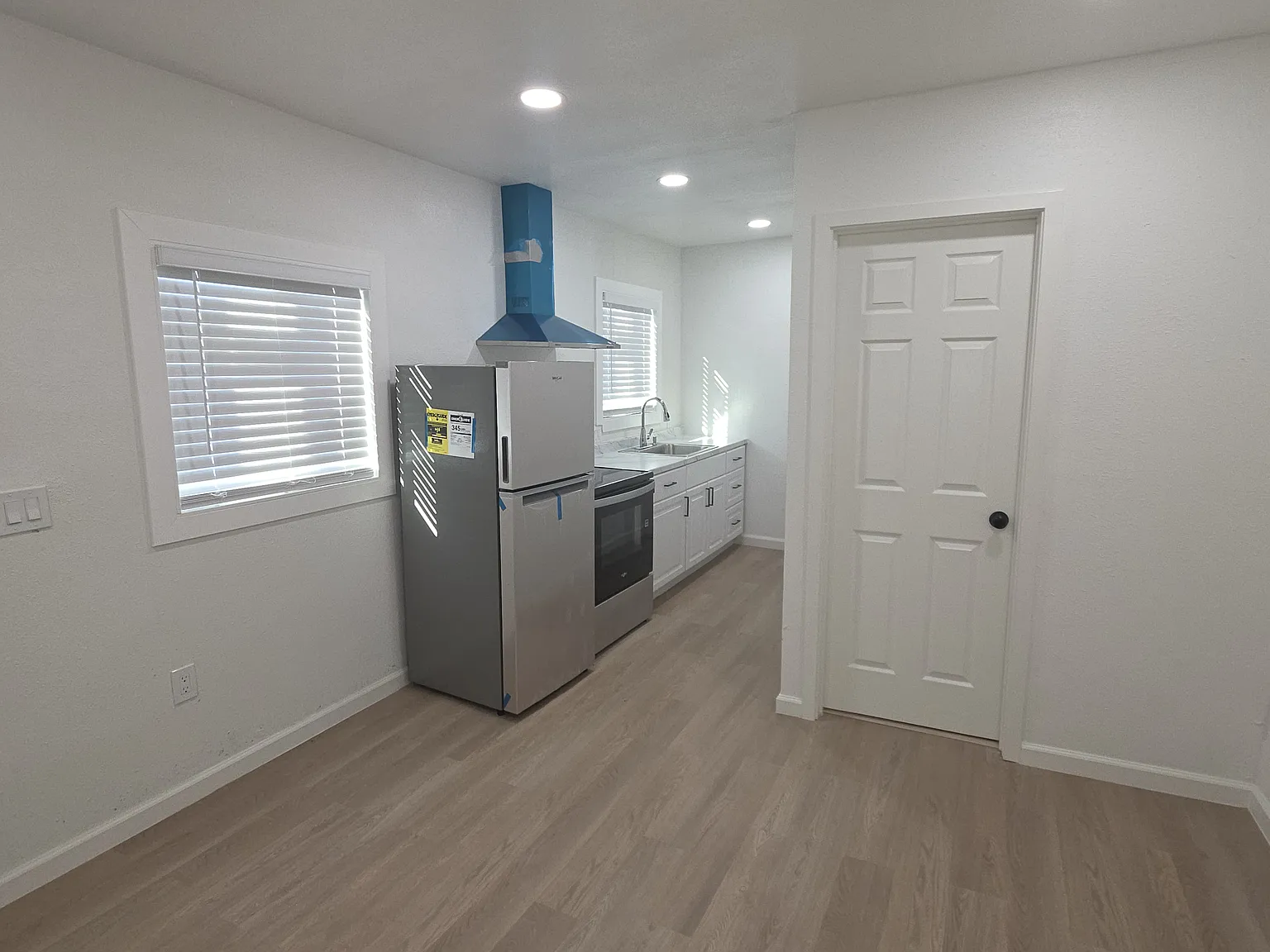 1 bed, 400 sqft, $1,400 — Photo 4