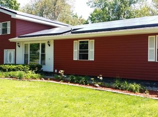 15 Farmingdale Rd, Newtonville, NY 12110