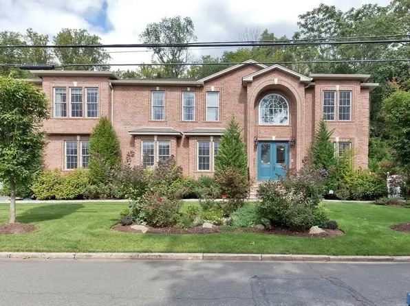 38 Glenwood Ave, Demarest, NJ 07627