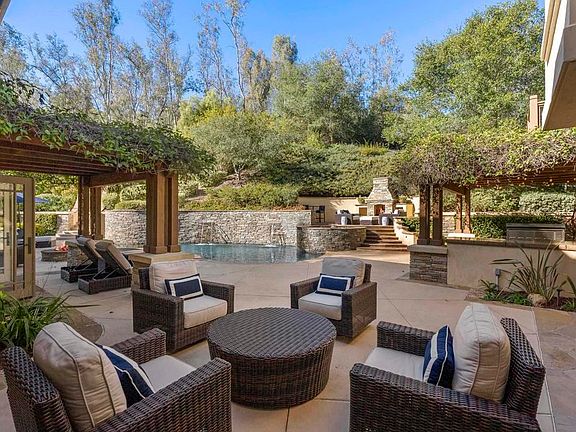 3rd image of 15808 Via Del Alba