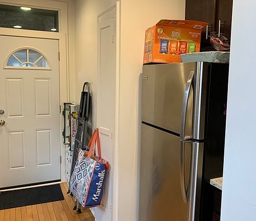3rd image of 3319 W Catalpa Ave #2