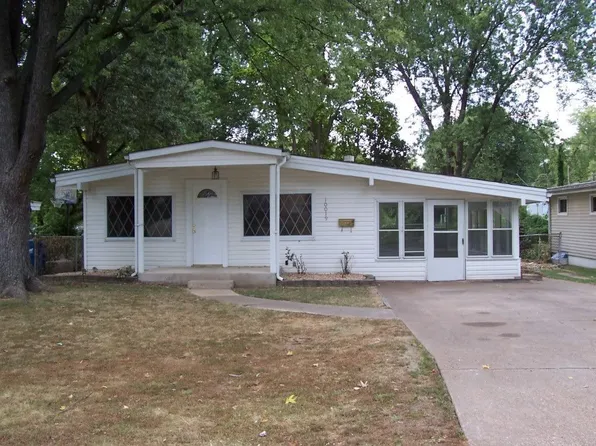 10019 Charjean Dr, Saint Ann, MO 63074