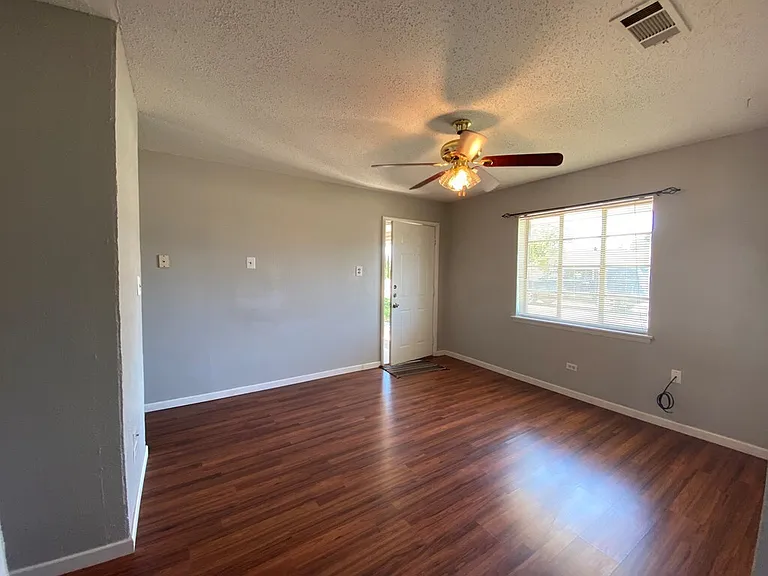 3214 W Kansas Ave #A — Photo 8