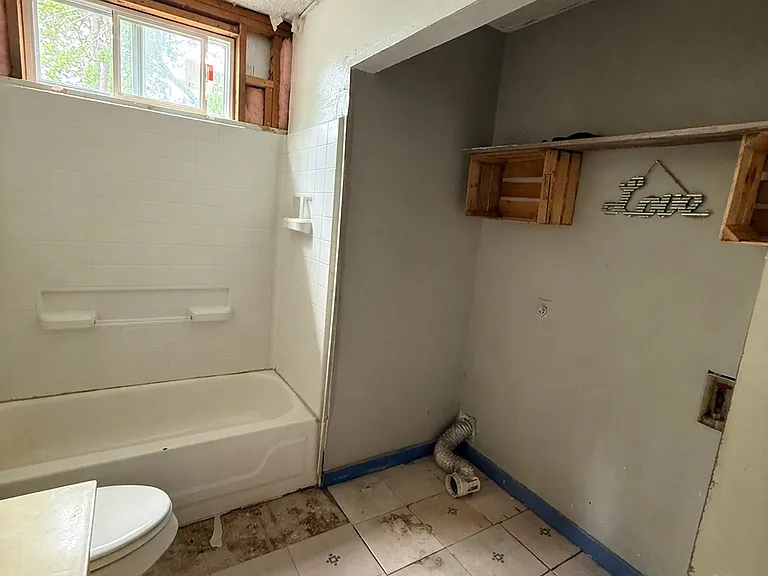 211 Estate Dr — Photo 10