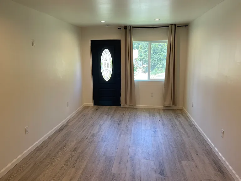 7136 Forest Hills Rd — Photo 4