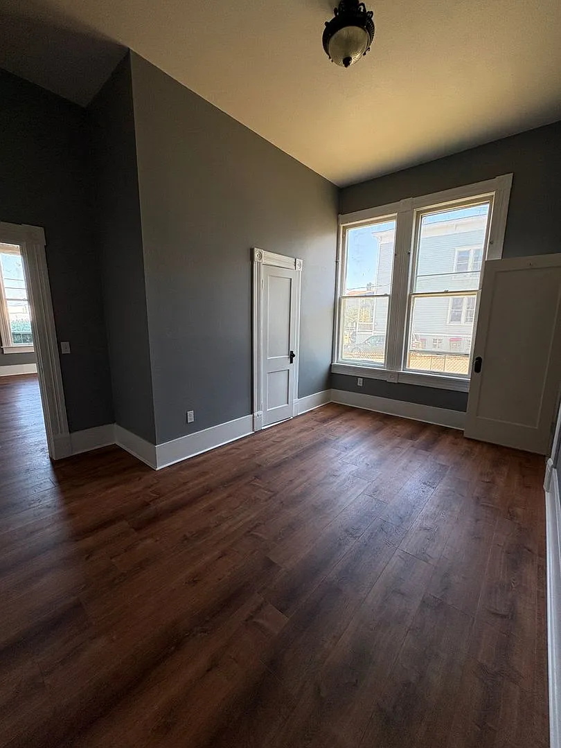 591 Commercial Street — Photo 4