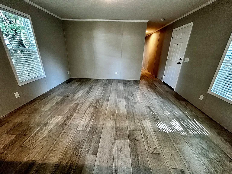 Hickory Knoll — Photo 37