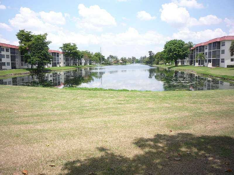 1st image of 411 S Hollybrook Dr APT 103