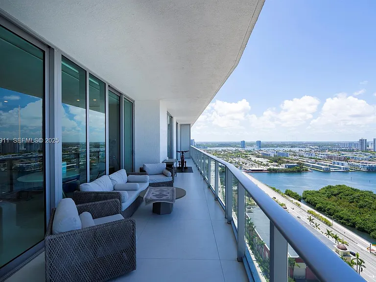 330 Sunny Isles Blvd #5-UPH03 — Photo 4