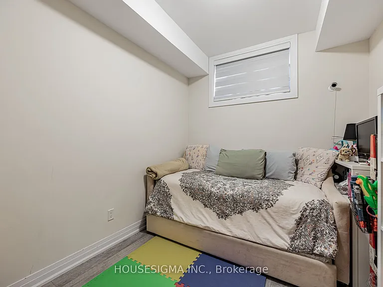 713 Lawrence Ave W #5 — Photo 22
