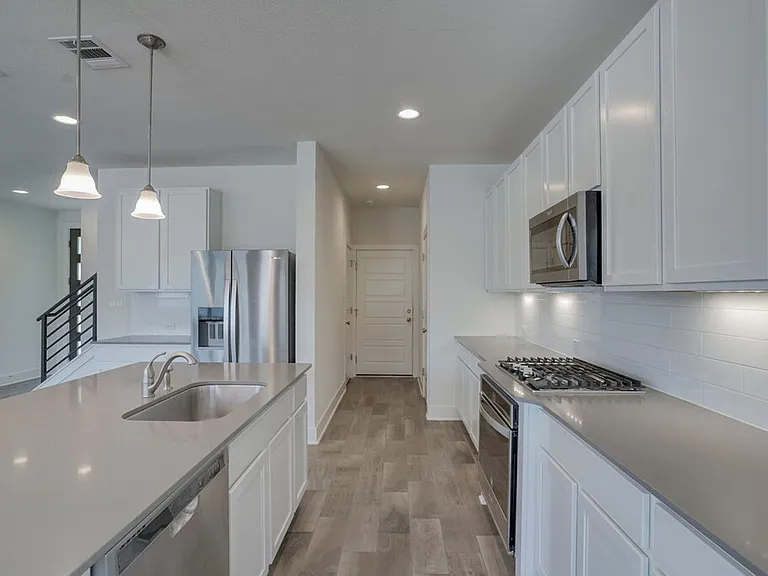 9102 Moonstone Dr — Photo 8