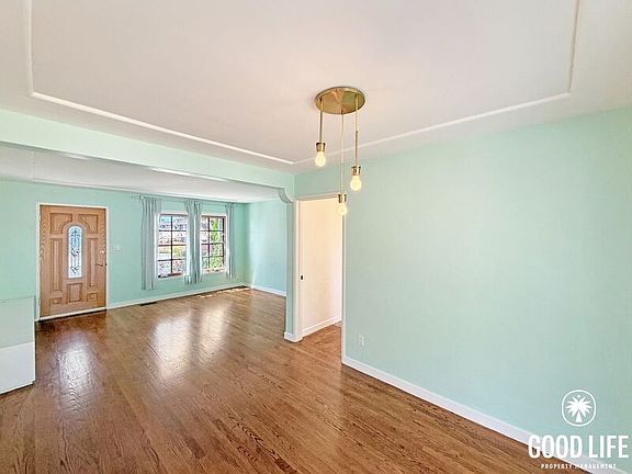 4th image of 4521 Maple Ave