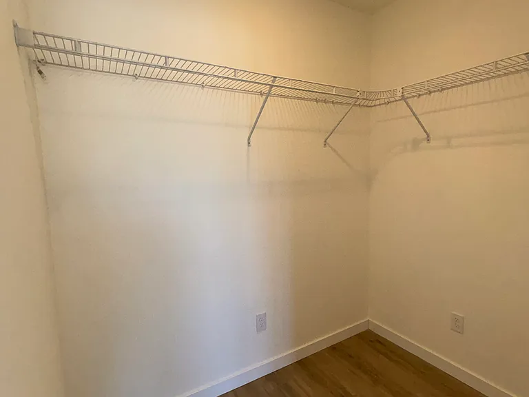 5017 S Roxbury St — Photo 16