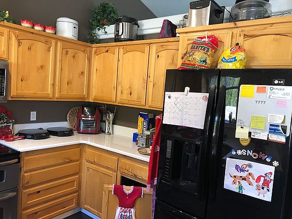 Kitchen-fridge included