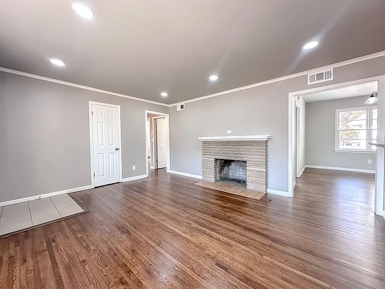 4004 S Toledo Ave — Photo 5