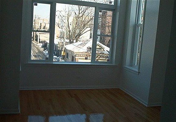 4th image of 3215 W Crystal St Frnt 2