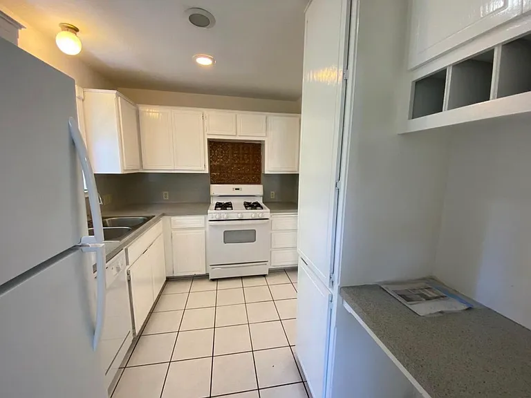 6000 Shadow Valley Cv #A — Photo 12