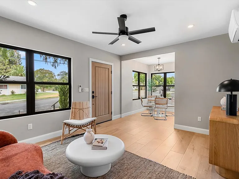 206 Olive St — Photo 4