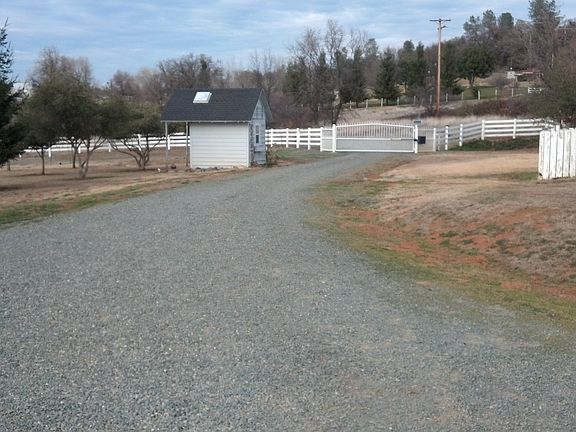 2nd image of 11944 Shiloh Ln
