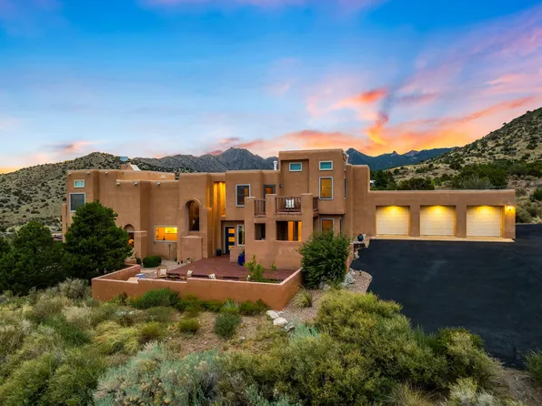 18 Tierra Monte Dr NE, Albuquerque, NM 87122