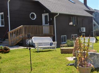 97 High St, Hampton, NH 03842