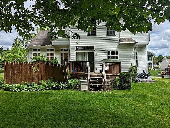 2nd image of 8 Knights Cir