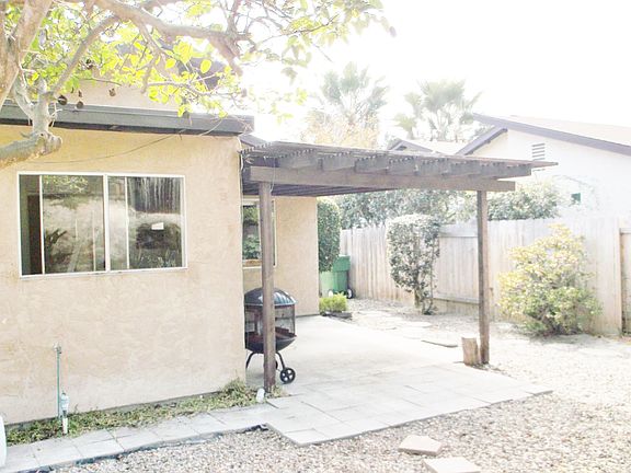 4th image of 1533 Highridge Dr