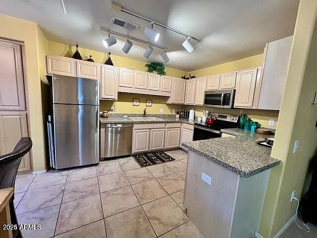 15151 N Frank Lloyd Wright Blvd — Photo 3