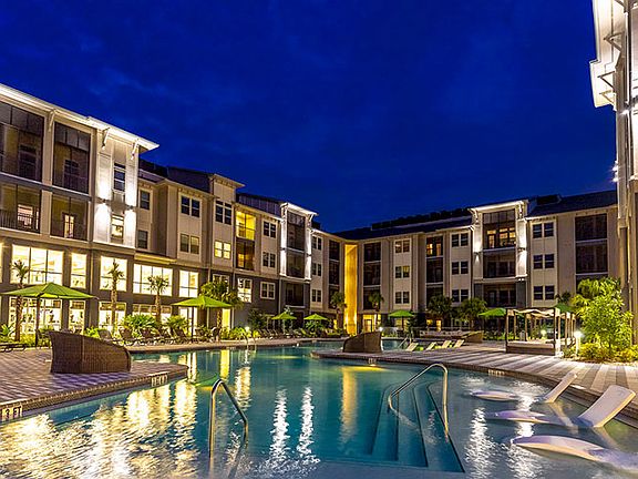 Luxury New Construction Apartment Homes in Lakewood Ranch