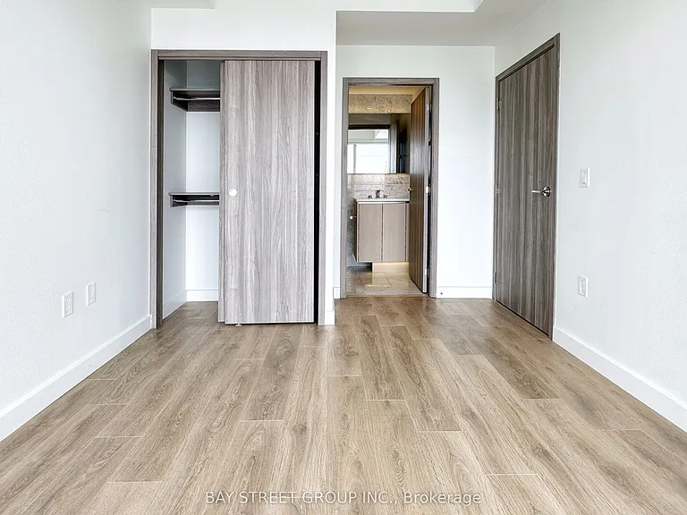85 McMahon Dr #3605 — Photo 4
