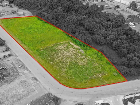 120 Plaza Dr #136, Berea, KY 40403