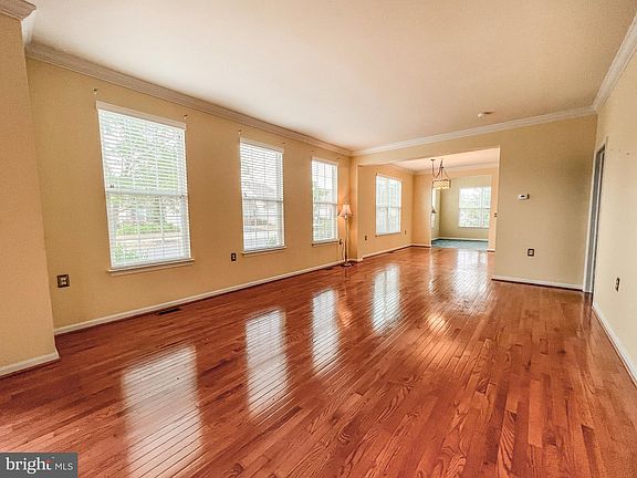 4th image of 437 Sundial Ln