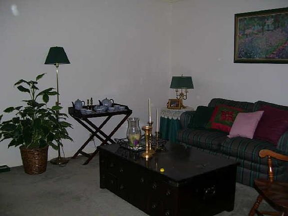 3rd image of 713 Cason Ln